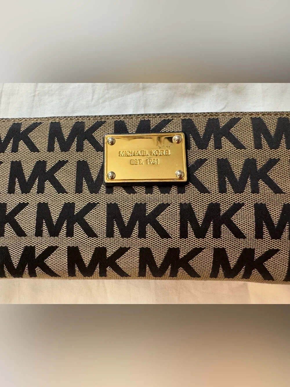 Michael Kors Jet Set Large Wallet Wristlet Signature Black/Taupe/Gold